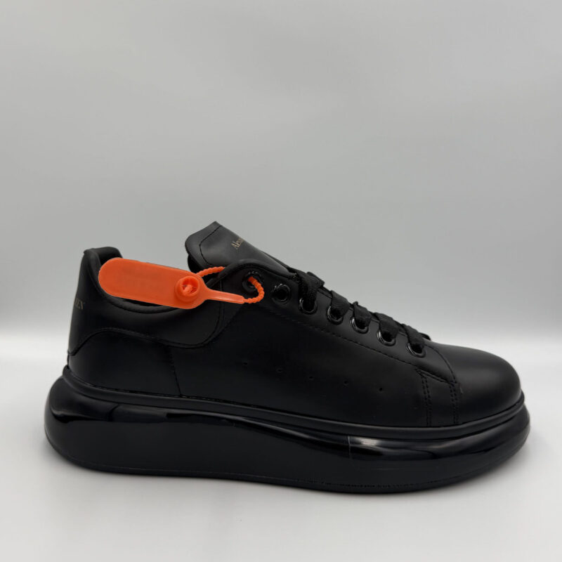 Alexander McQueen - Черно