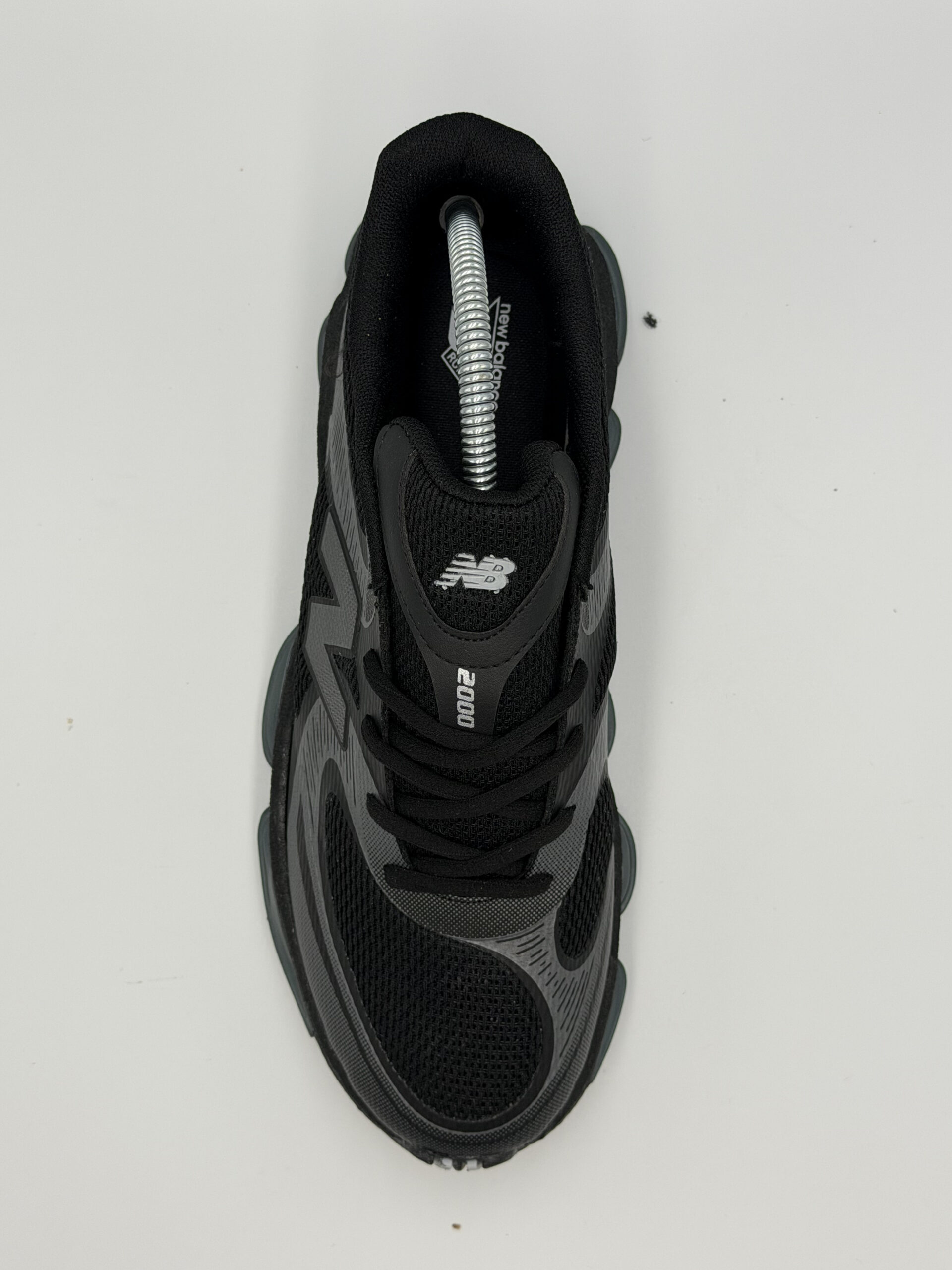 New Balance 2002R черно-сив модел – спортен стил и комфорт - Image 3