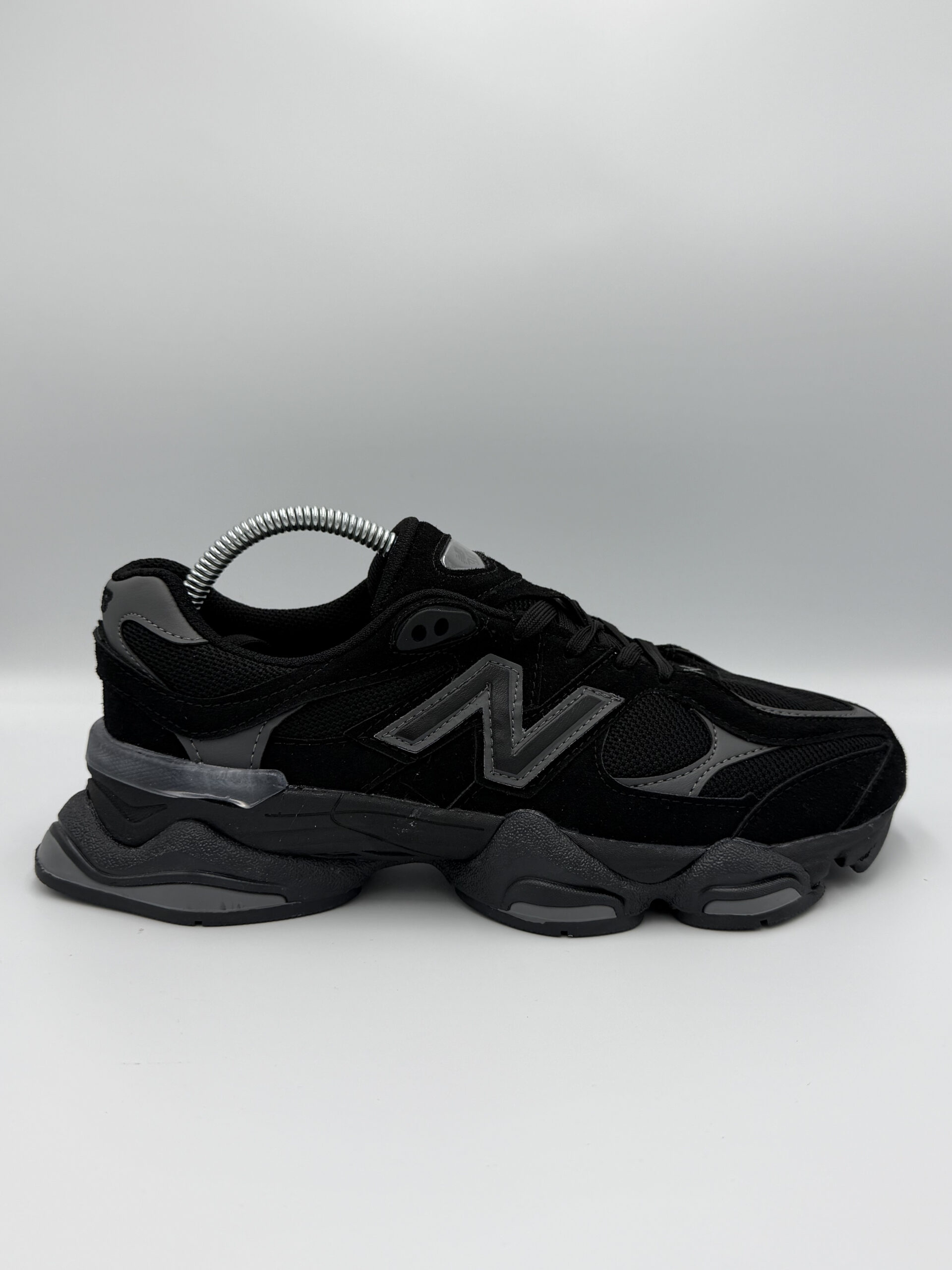 New Balance 9060 черен модел – модерен стил