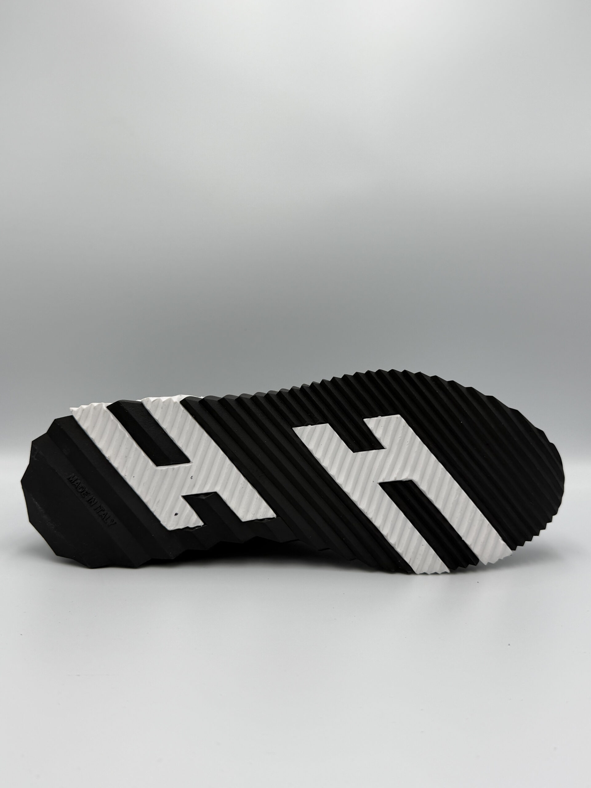 Hermès черно-сив модел – стил и класа - Image 4