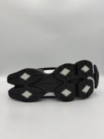 New Balance 9060 - класически черен стил и комфорт - Image 3