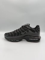 Nike Air Max Plus - Иконата на стила и комфорта - Черно - Image 2