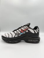 Nike Air Max Plus - Динамичен контраст (Бяло/Черно) - Image 2