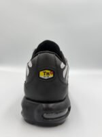 Nike Air Max Plus - Динамичен контраст (Бяло/Черно) - Image 3