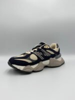 New Balance тъмносини маратонки с кремави детайли – стил и комфорт - Image 2