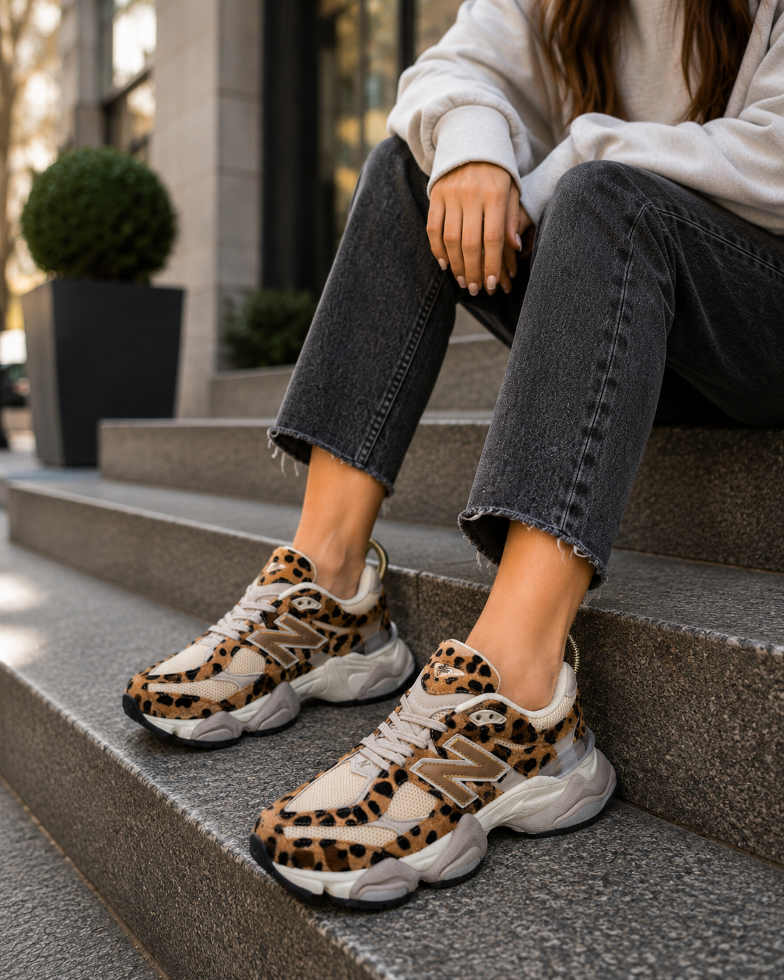 3 Дамски маратонки New Balance 9060 – леопардови - Image 1
