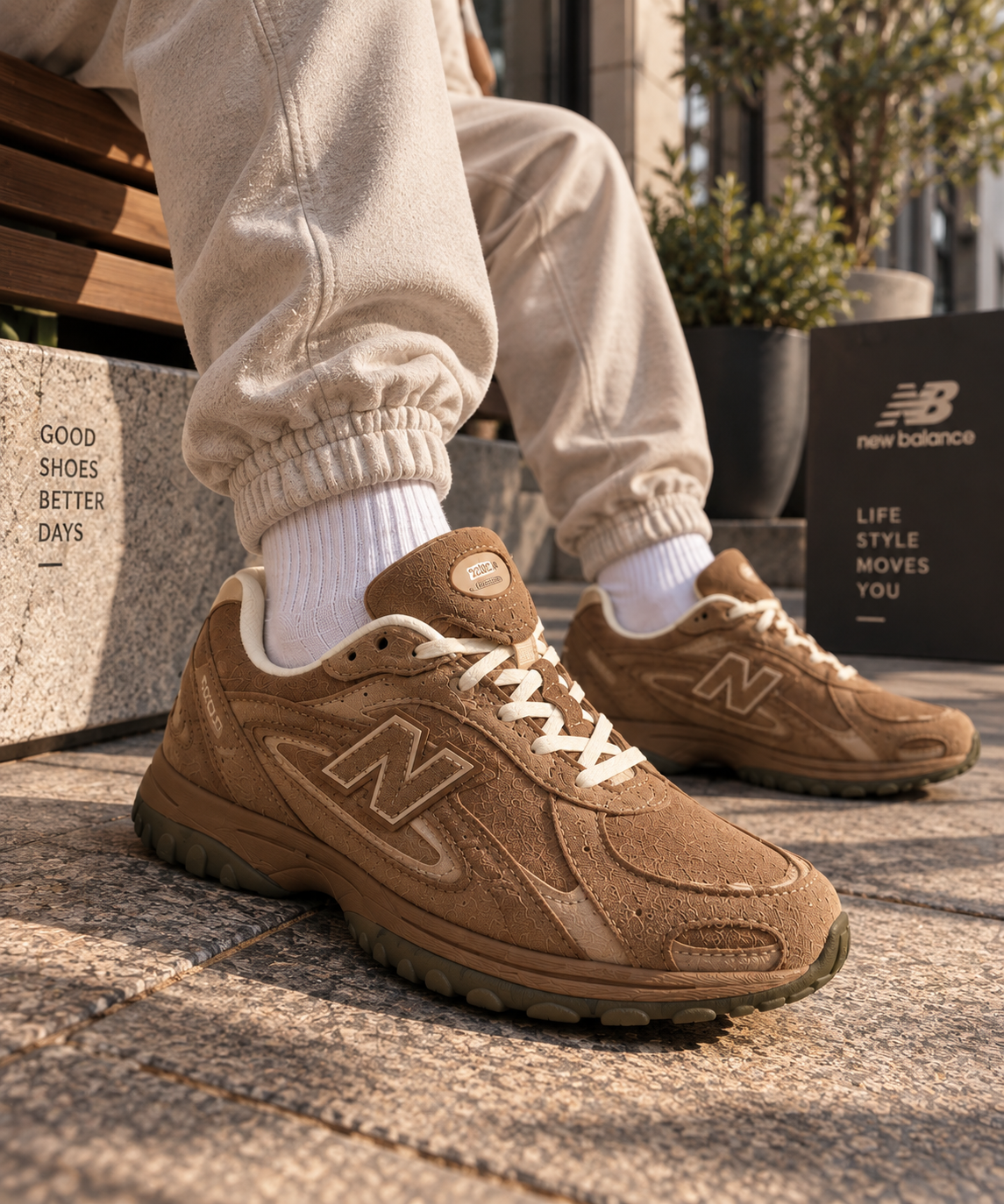 5aa57dd0-031c-43c5-825e-cb9e5cd72ddf Дамски маратонки New Balance 2002R – кафяви - Image 1