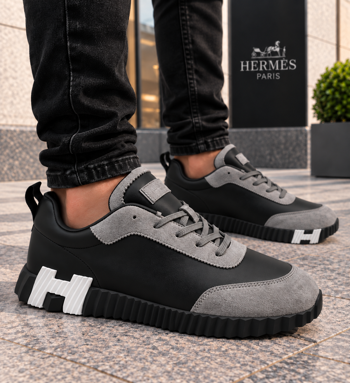 6abccfc6-612c-4cfe-af29-957bc1c586ae Мъжки маратонки Hermès – черни и сиви - Image 1