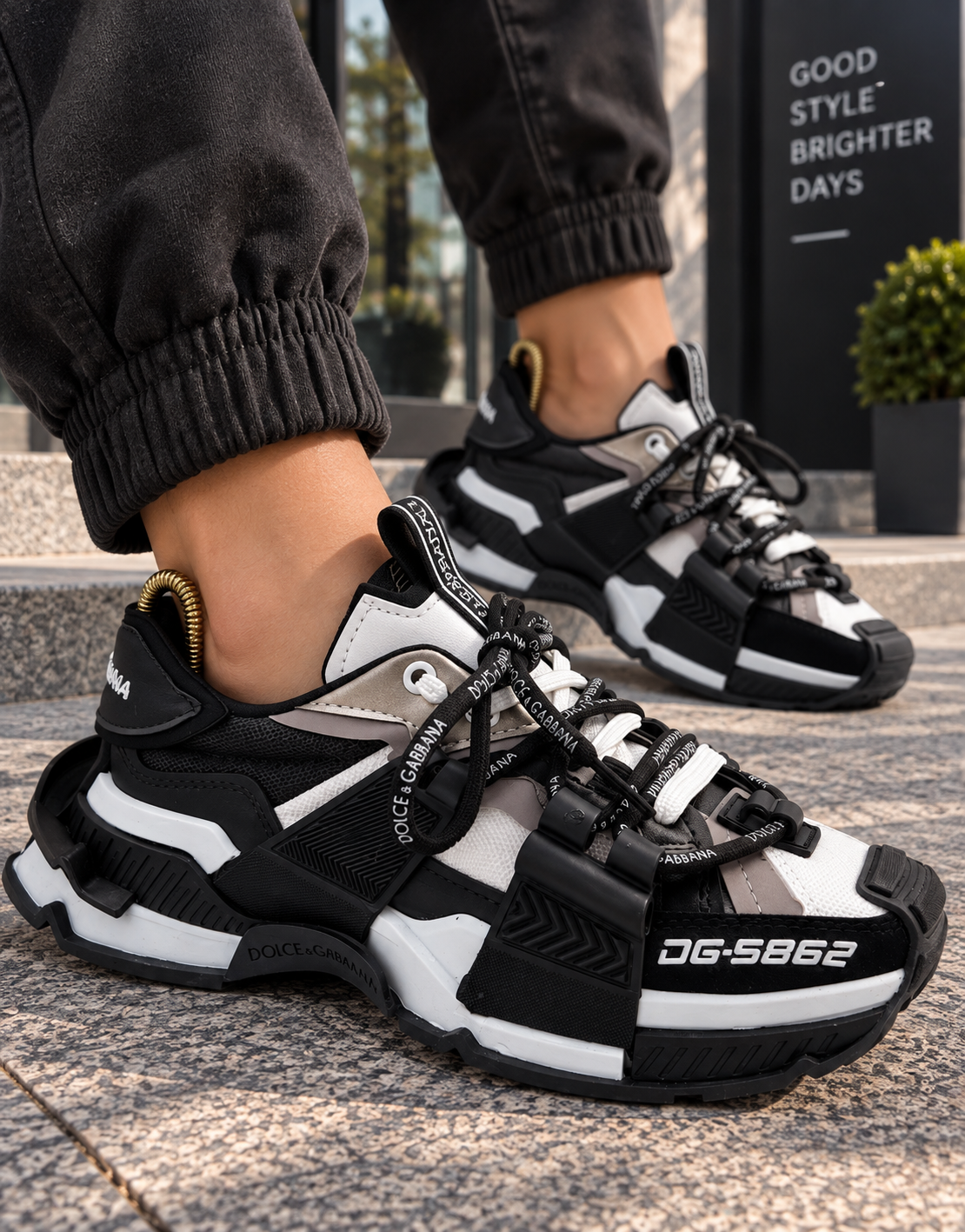 702bfd33-527e-4df9-aa99-c38ae270dcd5 Маратонки Dolce & Gabbana в черно и бяло - Image 1