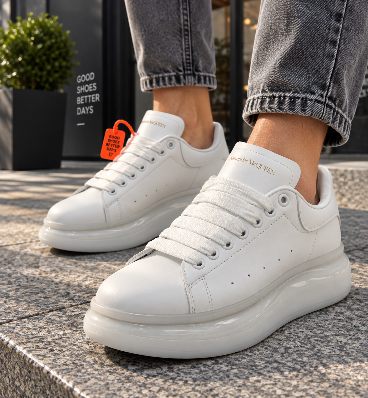 891da36c-b8cb-4f52-8bda-06aad6bf0d49 Маратонки Alexander McQueen – Бяло - Image 1