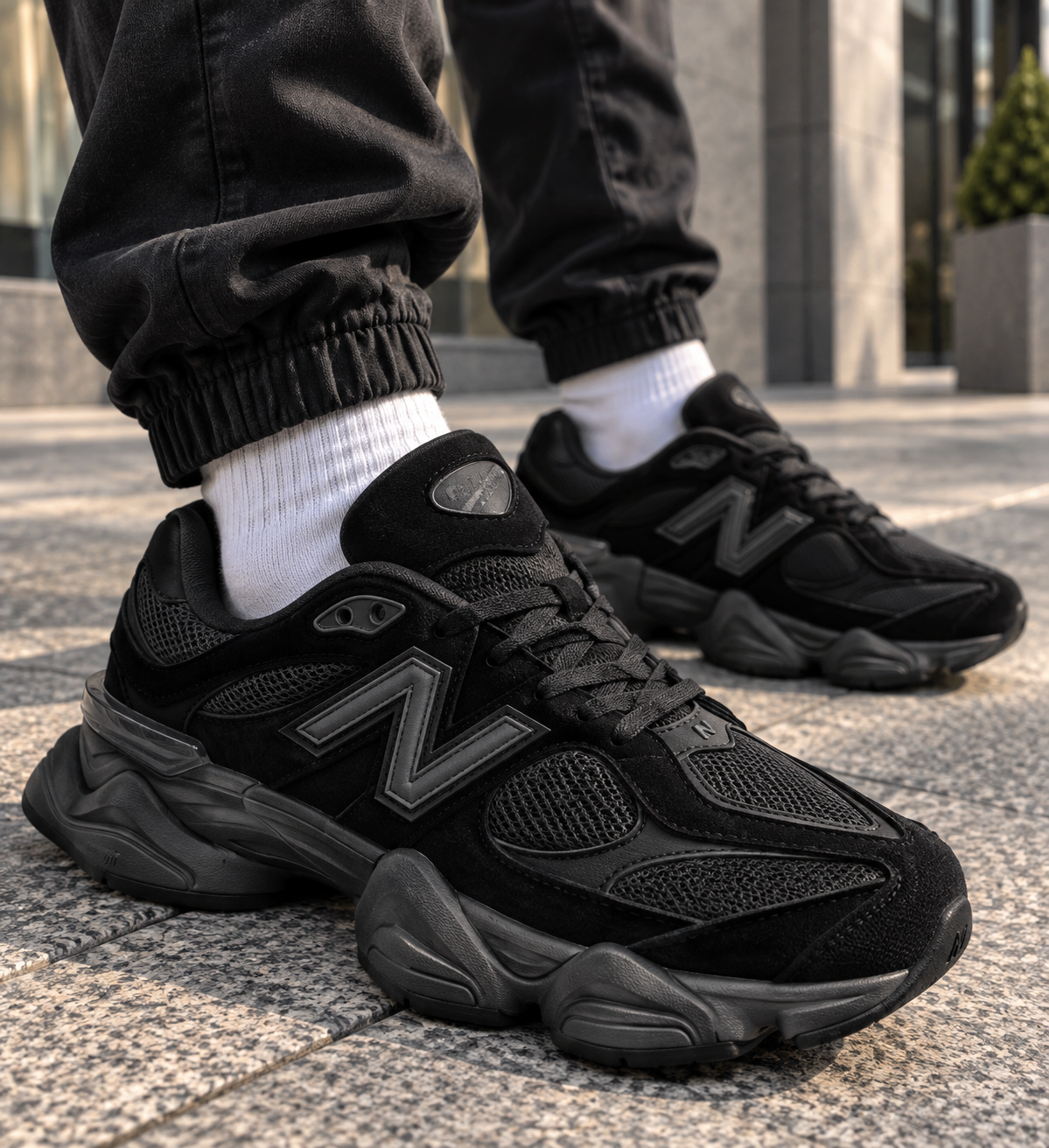 fffe213c-16f9-46ec-9733-b54723cd3e34 маратонки New Balance 9060 в черно - Image 1